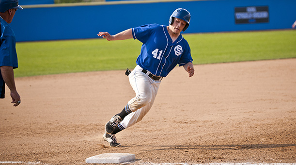 Baseball Sweeps CMU, Earns Postseason Berth