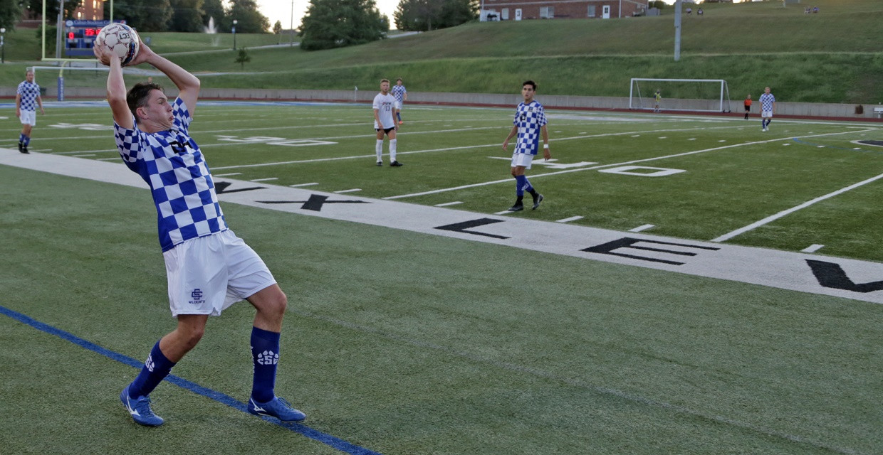 Men's Soccer Can't Find Scoring Touch in Loss at Grand View