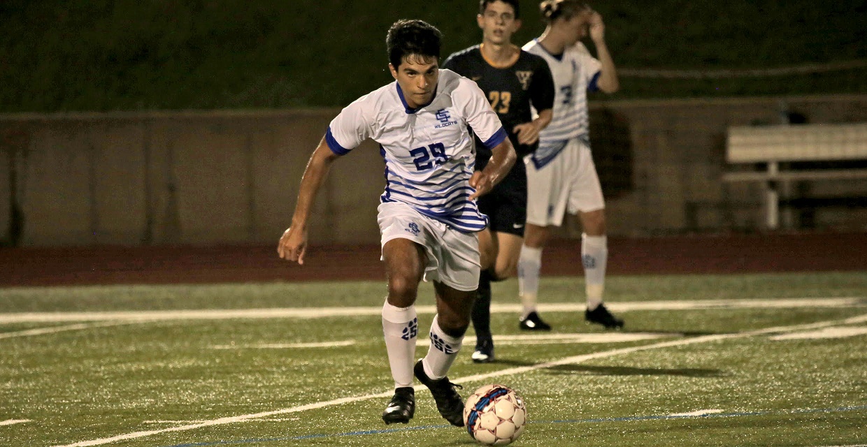 Men's Soccer Falls to Graceland on the Road