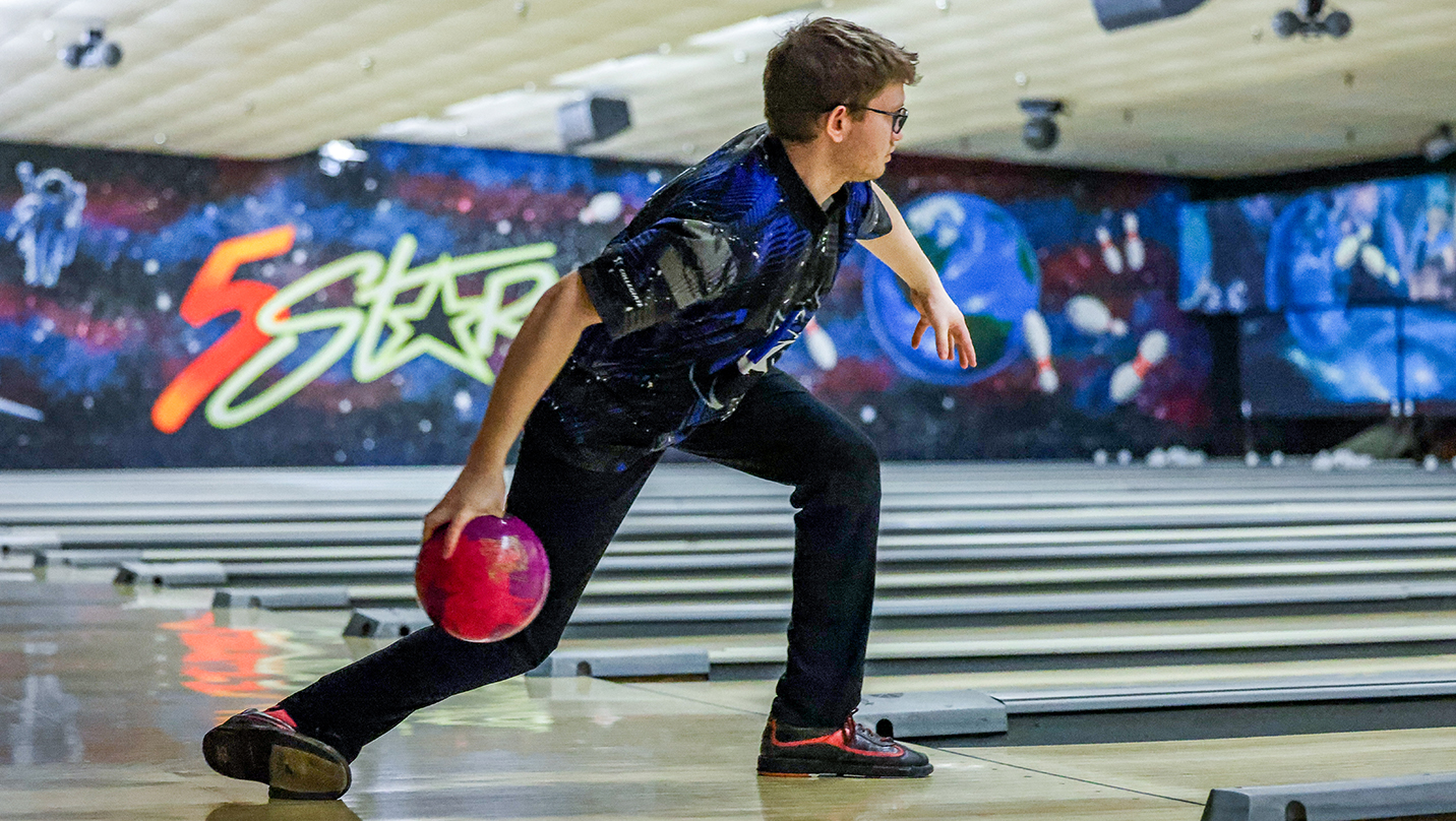 Men's Bowling Falls to Consolation Bracket After First Day Loss