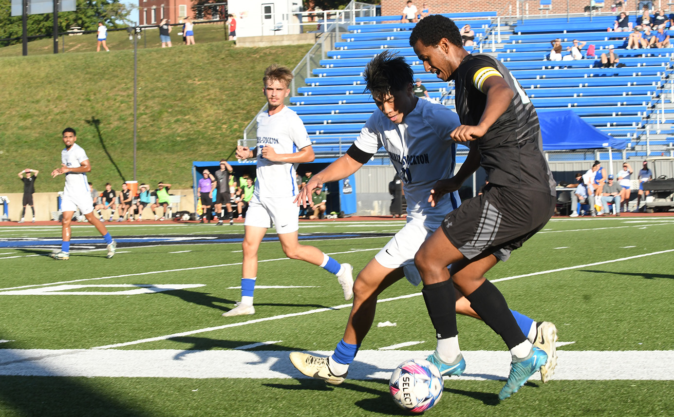 Men's Soccer Doesn't Record a Shot on Goal in 3-0 Loss to CMU