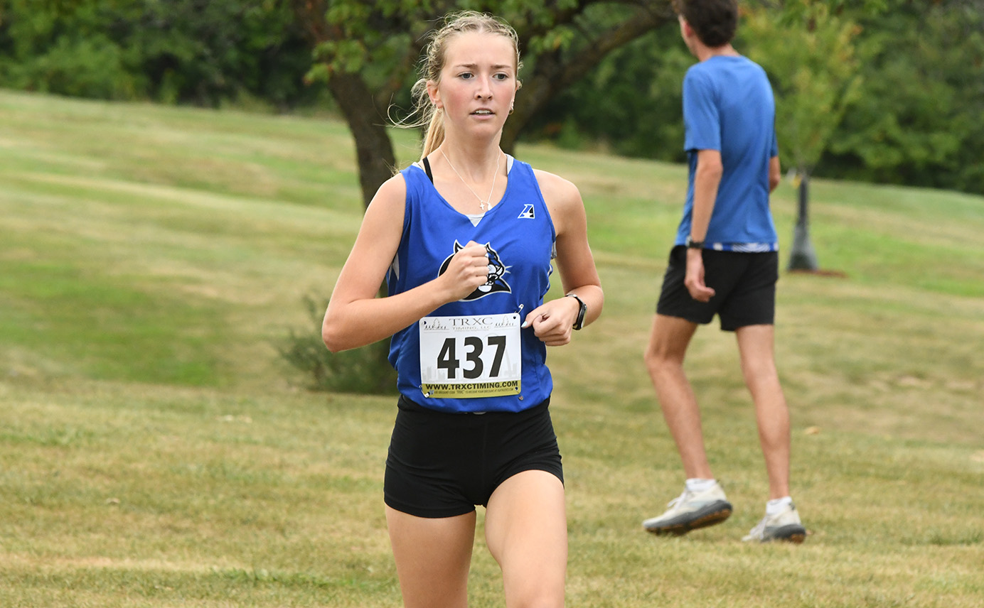 Women's Cross Country Breaks 16-Year Old School Record at Seminole Valley Stampede